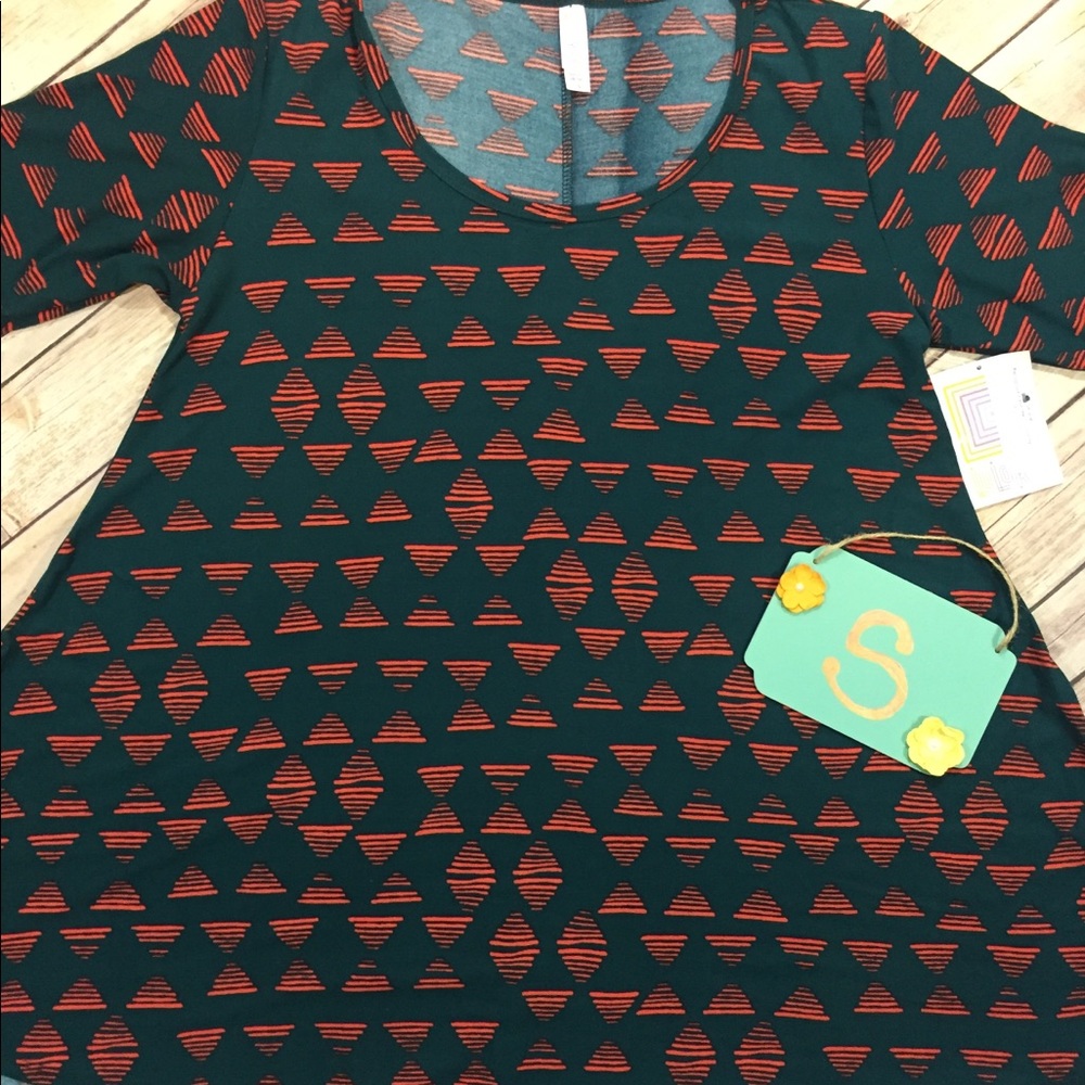 NWT LuLaRoe Perfect T Small Triangle🔺Print